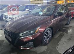 نيسان ألتيما